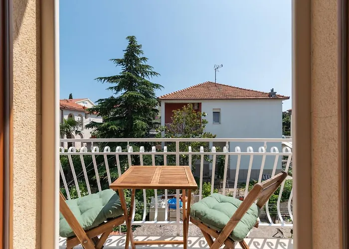 Stylish Triple With Balcony Trogir