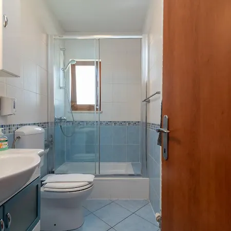 Stylish Triple With Balcony Gasthof Trogir