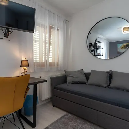 Stylish Triple With Balcony Gasthof