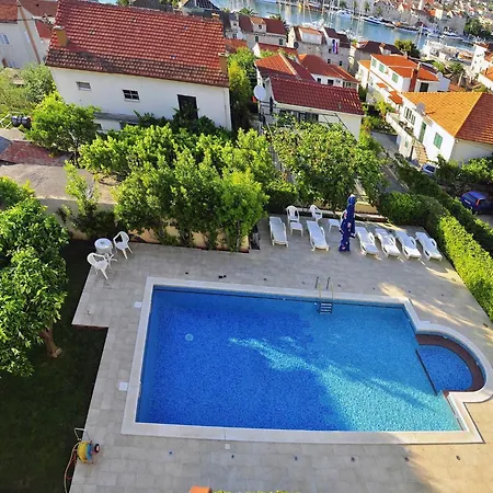 Pensjonat Stylish Triple With Balcony