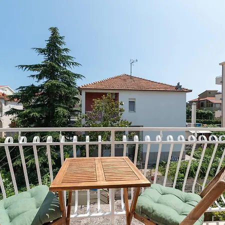 Stylish Triple With Balcony Pensjonat 3*